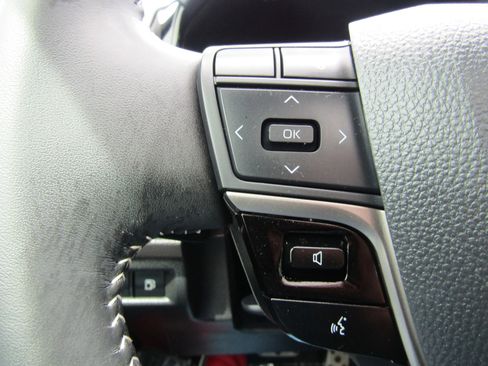 Used 2026 Toyota Camry SE w/ Multimedia Upgrade Package image 35