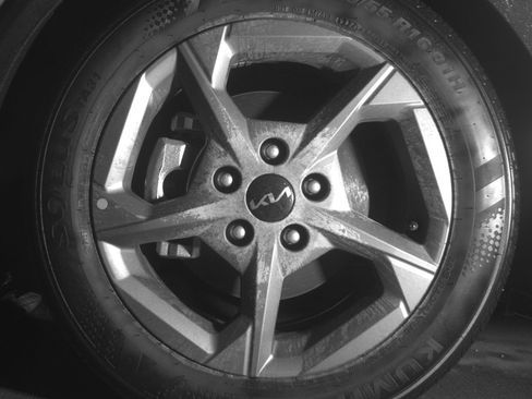 Used 2025 Kia K4 LXS image 12