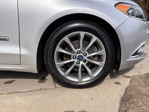 Used 2017 Ford Fusion Energi SE image 10