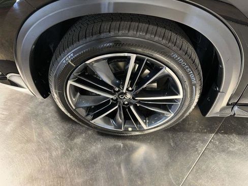 Certified 2025 INFINITI QX55 Essential image 10