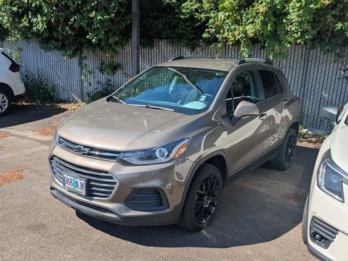 Used 2021 Chevrolet Trax LT w/ Sport Edition AWD/4WD image 1