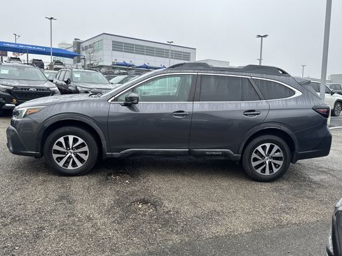 Used 2020 Subaru Outback Premium image 6