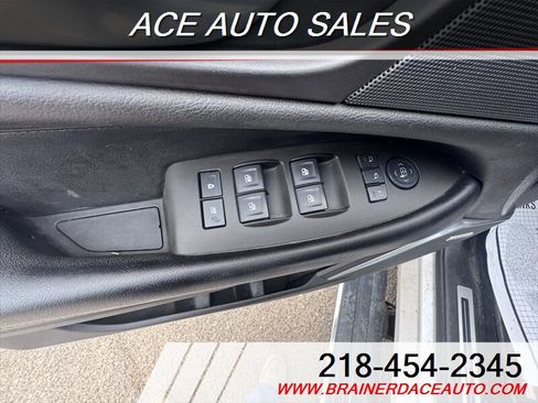 Used 2016 Cadillac Escalade ESV Premium image 17