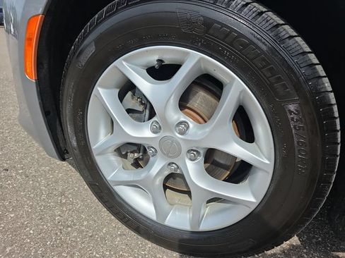 Used 2018 Chrysler Pacifica Touring-L Plus FWD image 10