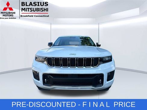 Used 2023 Jeep Grand Cherokee Overland AWD/4WD image 4