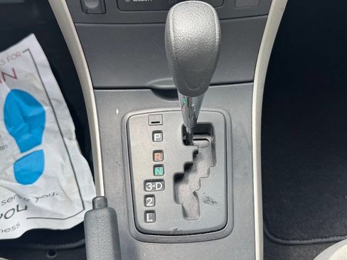 Used 2012 Toyota Corolla L image 12