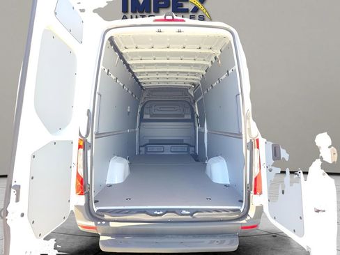 Used 2025 Mercedes-Benz Sprinter 2500 image 22