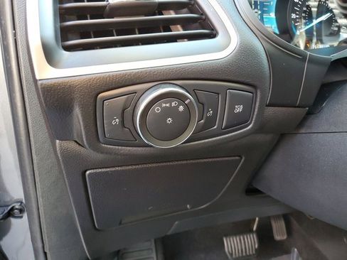 Certified 2022 Ford Edge SE w/ Black Appearance Package image 18