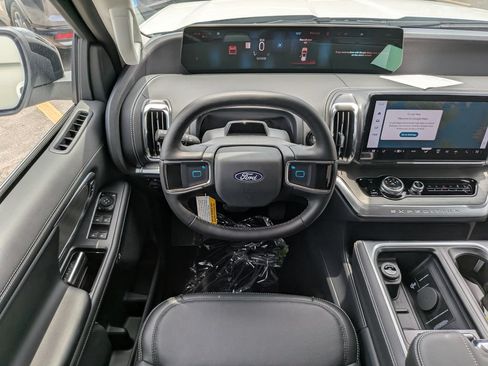 New 2027 Ford Expedition Max Platinum w/ Driver's Package AWD/4WD image 14