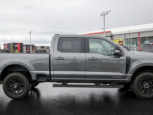 Used 2025 Ford F350 Lariat w/ Black Appearance Package image 3