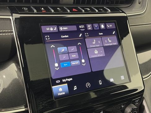 Used 2023 Jeep Grand Cherokee Altitude AWD/4WD image 19