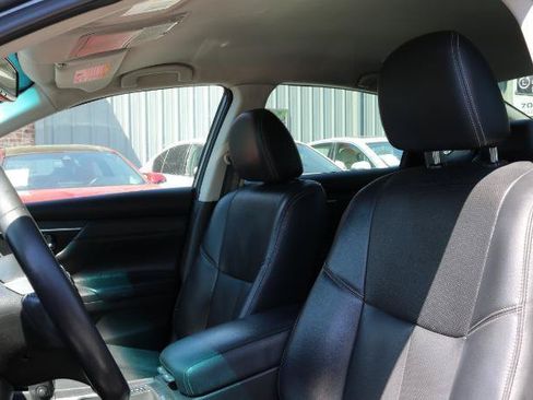 Used 2018 Nissan Altima 2.5 SL FWD image 8