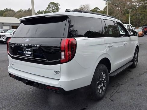 New 2026 Ford Expedition Active image 15