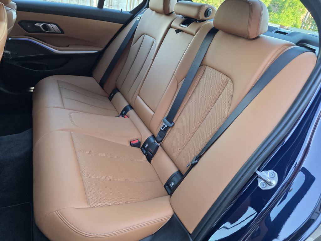 Used 2022 BMW M340i RWD image 26