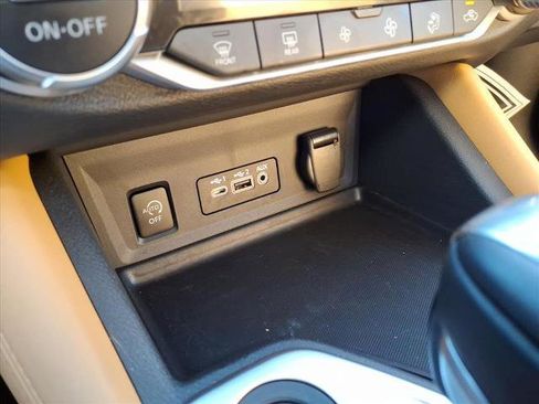 Certified 2025 Nissan Sentra SV w/ SV Premium Package FWD image 23