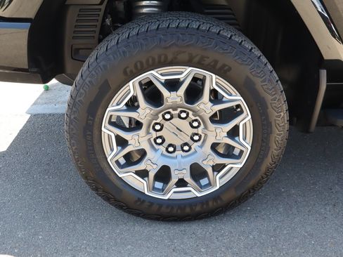 Used 2025 GMC Hummer EV 3X AWD/4WD image 11