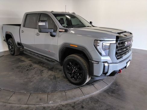 Used 2024 GMC Sierra 2500 AT4 w/ Technology Package image 4