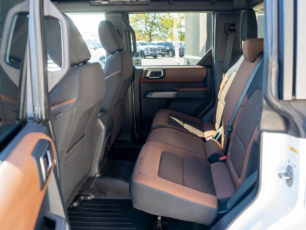Used 2021 Ford Bronco Outer Banks AWD/4WD image 12