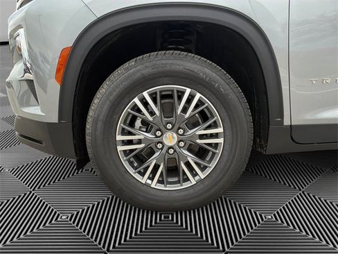 New 2026 Chevrolet Traverse LT w/ Driver Confidence Package image 9