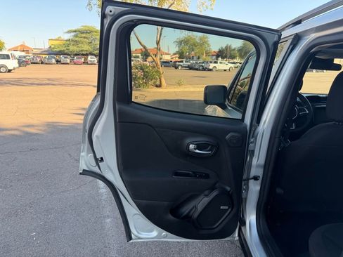 Used 2021 Jeep Renegade Latitude w/ Sun & Sound Group image 23