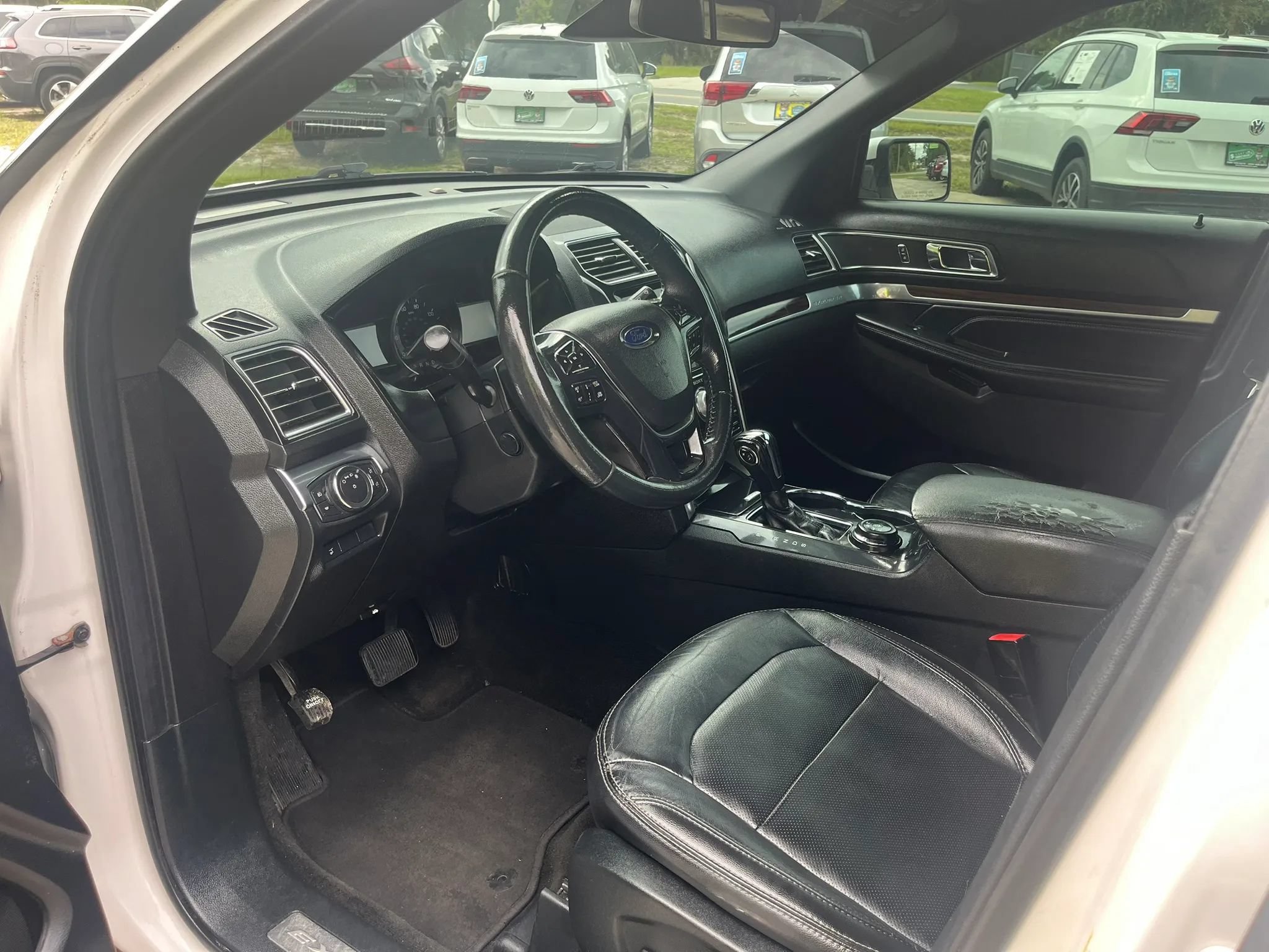 Used 2018 Ford Explorer Limited w/ Equipment Group 301A AWD/4WD image 11