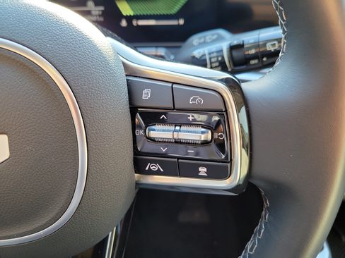 Certified 2025 Kia Sorento S FWD image 24