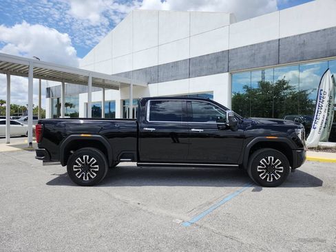 Used 2025 GMC Sierra 2500 Denali Ultimate AWD/4WD image 3