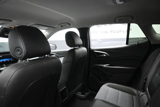 Used 2025 Chevrolet Trax LT FWD image 24