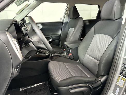 Used 2025 Kia Soul S image 15