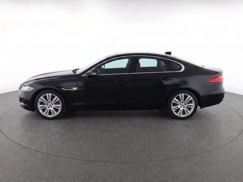 Used 2016 Jaguar XF Premium image 6