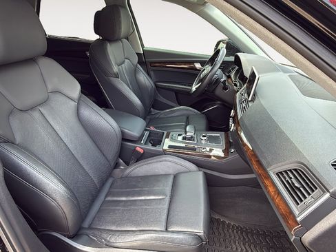Used 2020 Audi Q5 2.0T Premium Plus AWD/4WD image 29