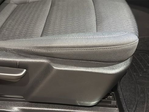 Used 2022 Chevrolet Silverado 1500 LT image 13