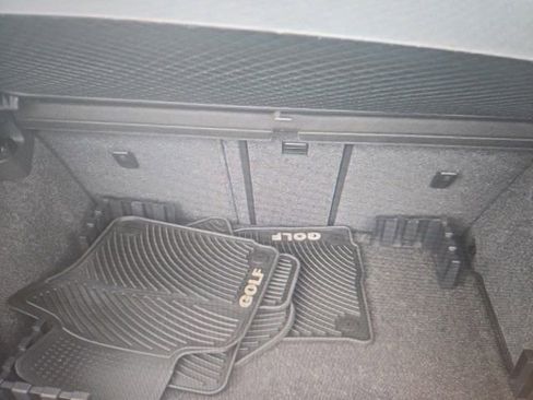 Used 2013 Volkswagen Golf 4-Door FWD image 12
