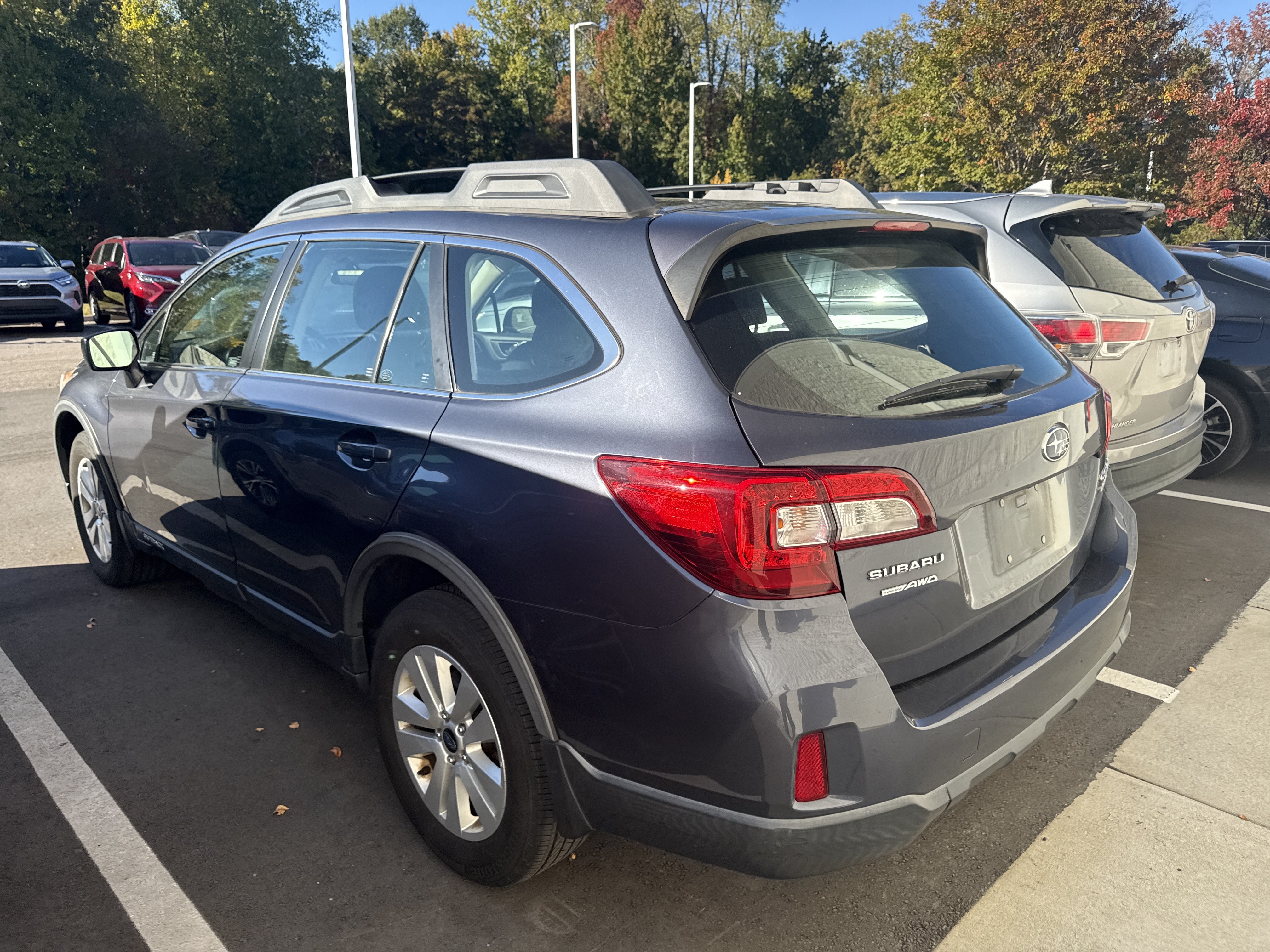 Used 2017 Subaru Outback 2.5i AWD/4WD image 10