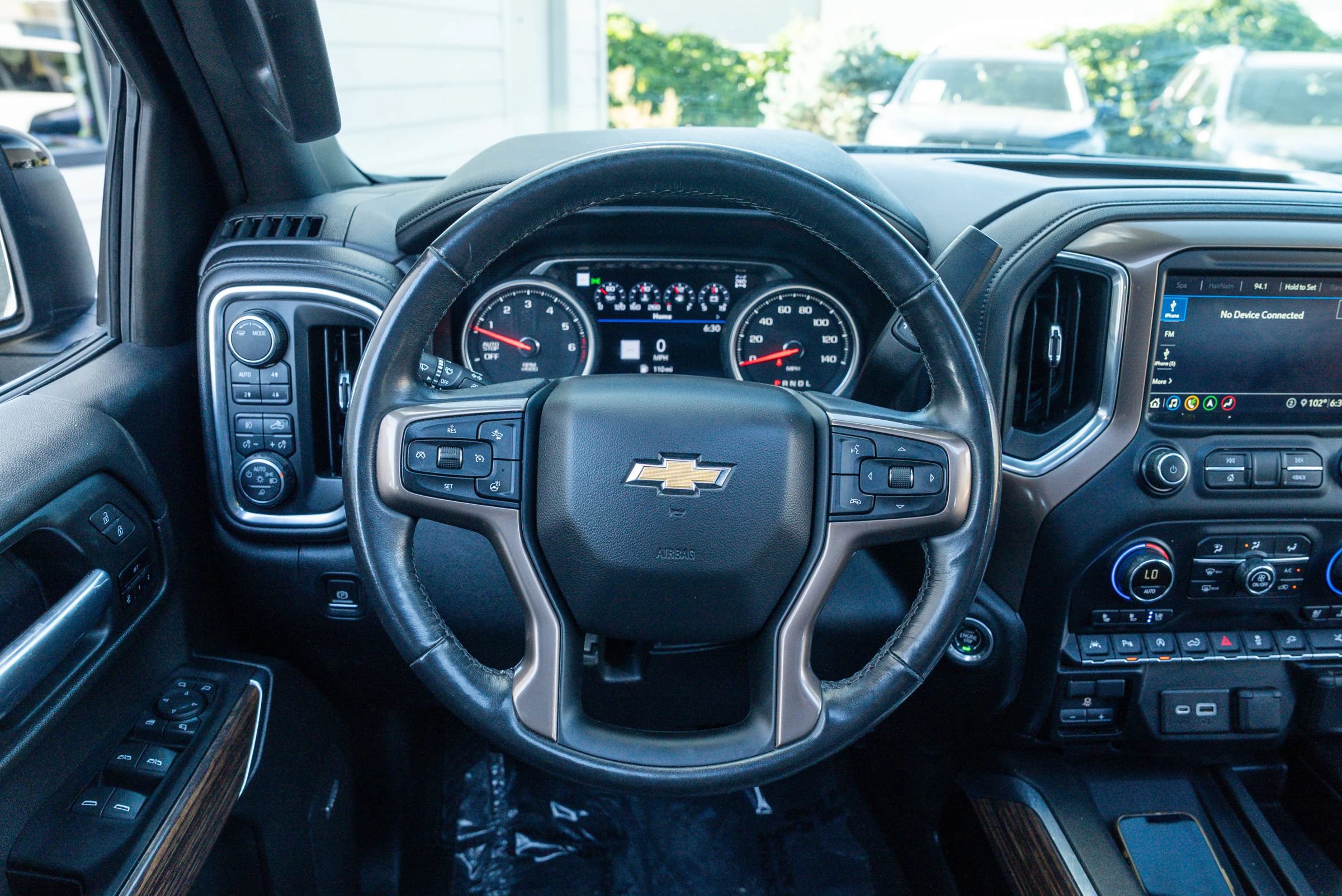 Used 2020 Chevrolet Silverado 1500 High Country w/ Technology Package AWD/4WD image 10