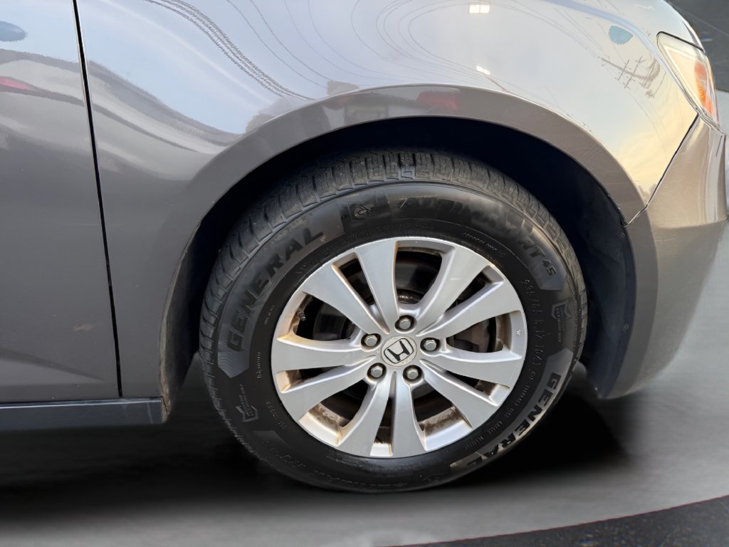 Used 2016 Honda Odyssey SE image 12