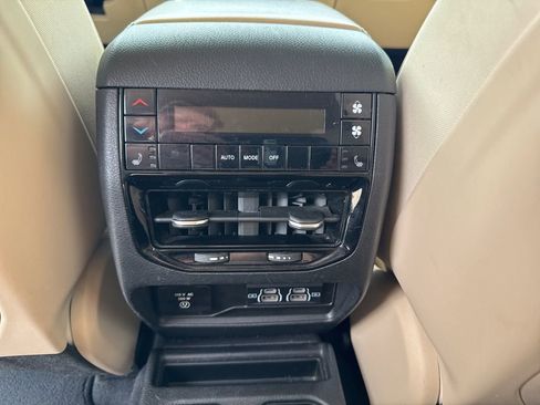 Used 2021 Jeep Grand Cherokee L Limited image 13