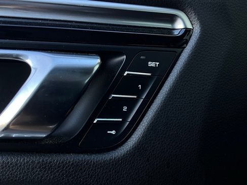 Used 2017 Porsche Macan S image 23