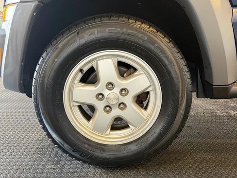 Used 2006 Jeep Liberty Sport AWD/4WD image 25