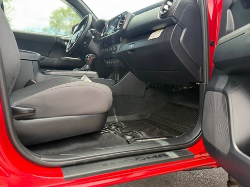 Used 2018 Toyota Tacoma TRD Off-Road w/ Technology Package AWD/4WD image 56