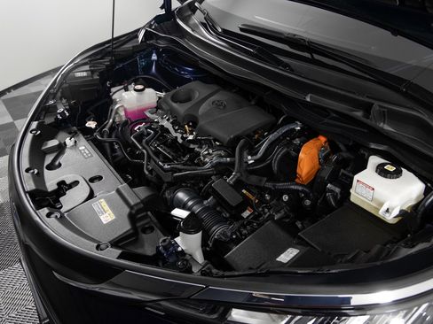 Used 2023 Toyota Sienna XLE image 44