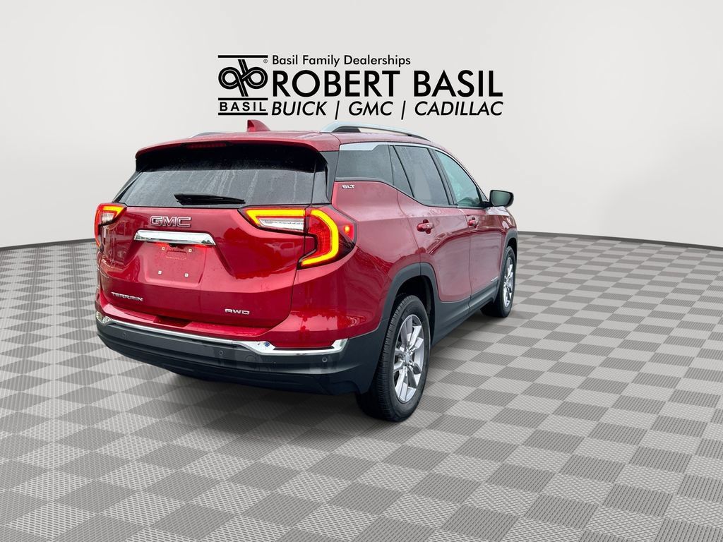 Used 2024 GMC Terrain SLT w/ LPO, Floor Liner Package AWD/4WD image 8