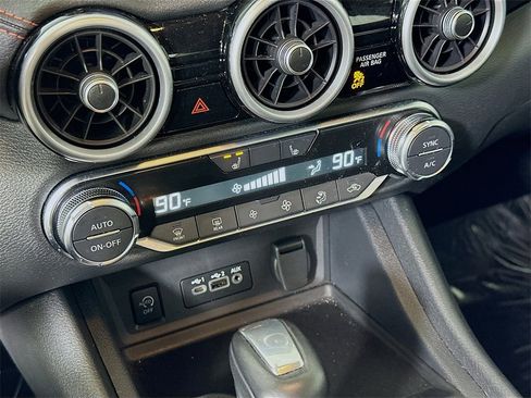 Used 2025 Nissan Sentra SR image 22