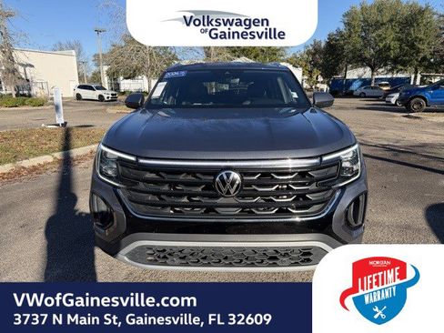 Certified 2024 Volkswagen Atlas Cross Sport SE image 2