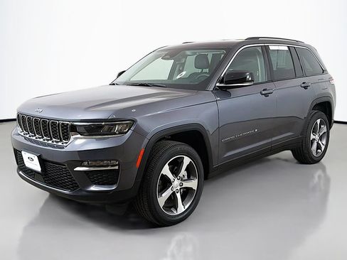 Used 2023 Jeep Grand Cherokee Limited AWD/4WD image 11