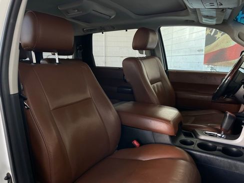 Used 2017 Toyota Sequoia Platinum image 20