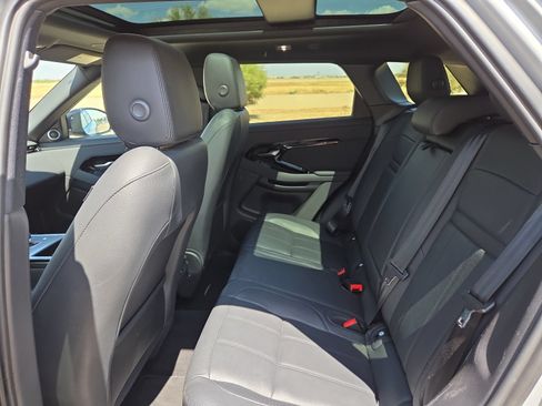 Used 2024 Land Rover Range Rover Evoque S AWD/4WD image 19