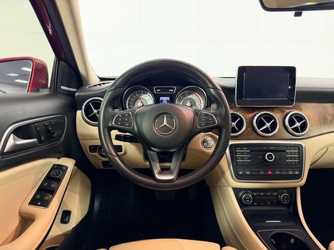 Used 2017 Mercedes-Benz GLA 250 4MATIC image 15