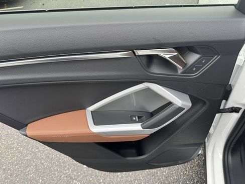 Certified 2025 Audi Q3 2.0T Premium w/ Convenience Package image 37