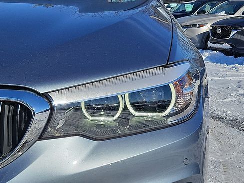 Used 2019 BMW 530i xDrive w/ Convenience Package image 9